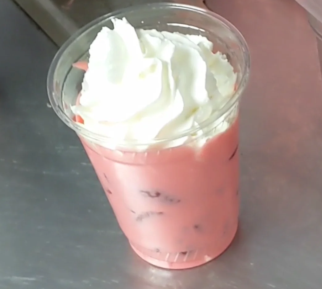 Simple 5 ingredient recipe to make delicious Fresas con Crema